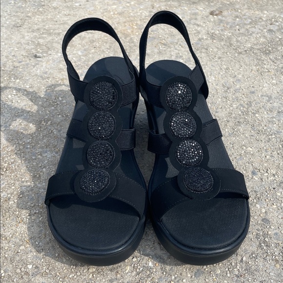 Skechers Camp Glam Wedge Sandals - Picture 2 of 9